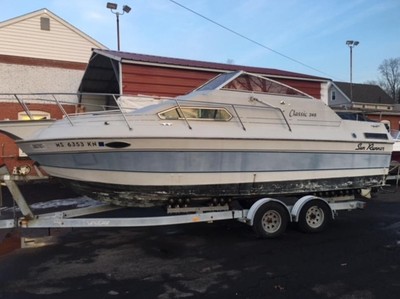 1990 Sun Runner 248 Classic 24' Cabin Cruiser - Volvo Penta 5.7 V8