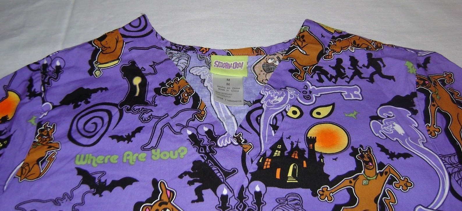 Scooby Doo Where Are You Purple Womens Scrub Top With 2 Front Pockets Sz Medium