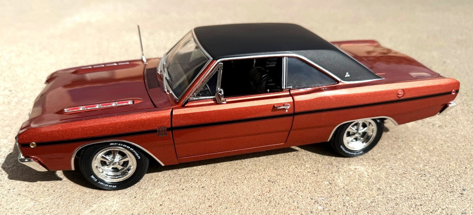 ミニカー Highway61 1968 Dodge Dart GT SPORT 2003 Highway 61 Collectibles 1968 Dodge Dart GT Sport 1:18