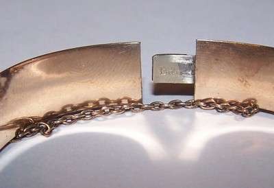 ANTIQUE VICTORIAN GOLD FILLED HINGED BANGLE BRACELET 61/8