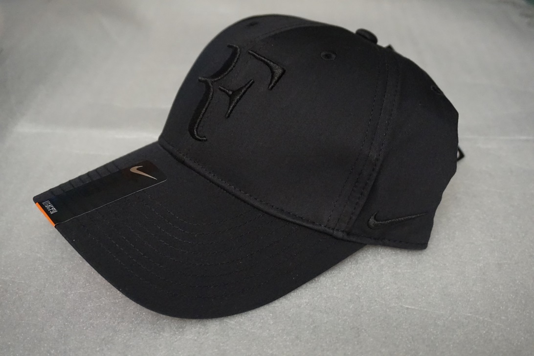 NIKE RF CAP(フェデラー) Black/Red 新品・タグ付き NIKE RF CAP(フェデラー) Black/Red 新品・タグ付き