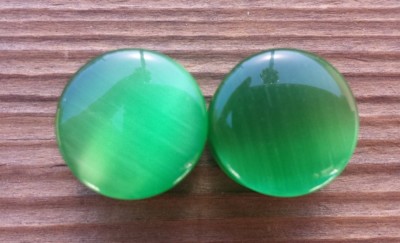 PAIR OF GREEN CATS EYE PLUGS GAUGES BODY JEWELRY DOUBLE FLARED