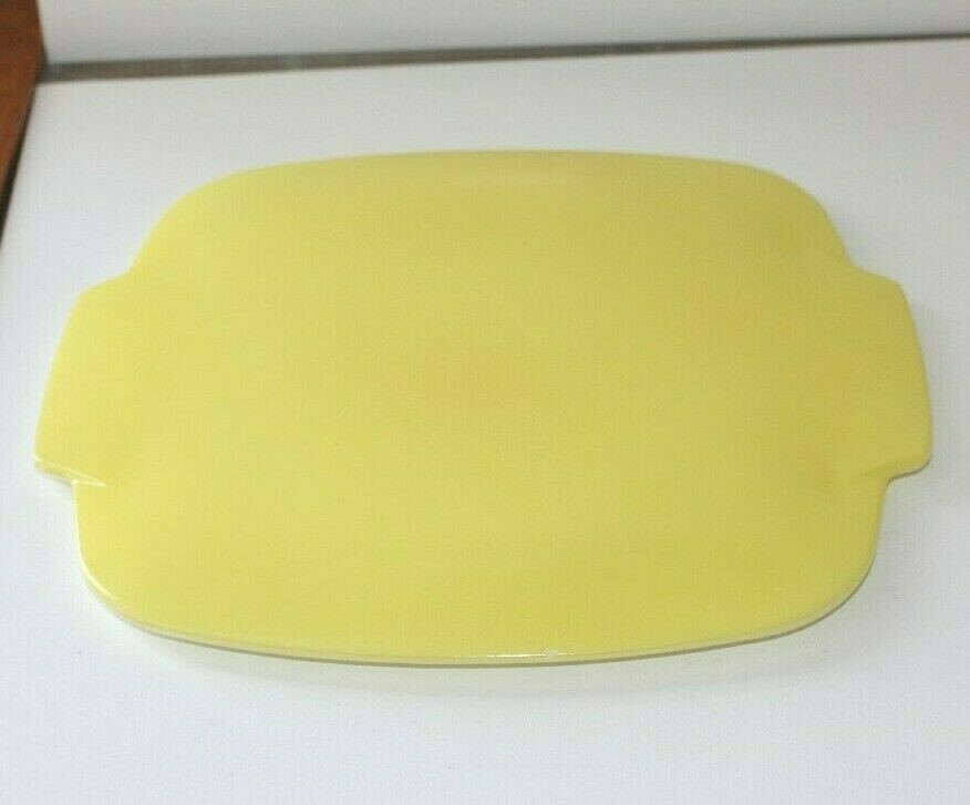 Vintage Pyrex Primary Yellow Covered Baking Dish Ovenware 515B-015  A-24
