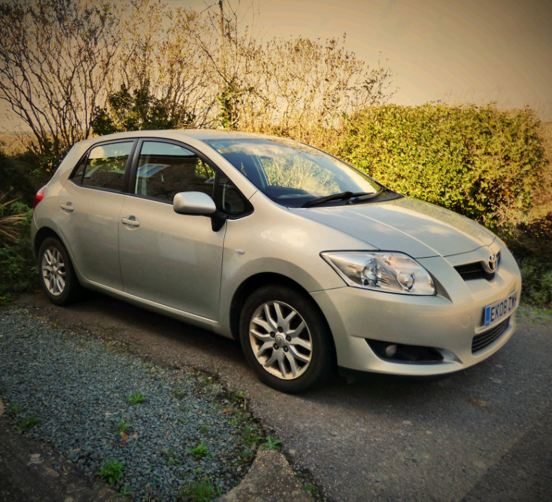 Тойота auris 2008