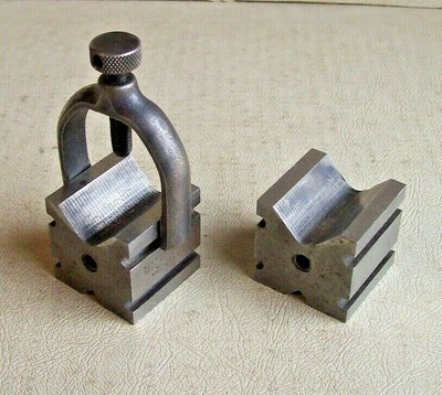2pcs V Block Set Toolmakers Vee Block 50mm with Wooden Case Well-packaged