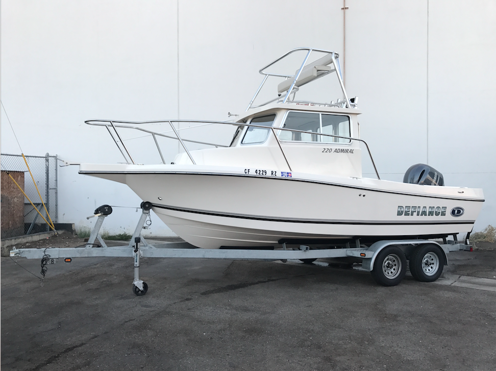 Defiance 220 Admiral Fishing Boat 2017 Low Hours Yamaha 150 4-stroke Ready to Go