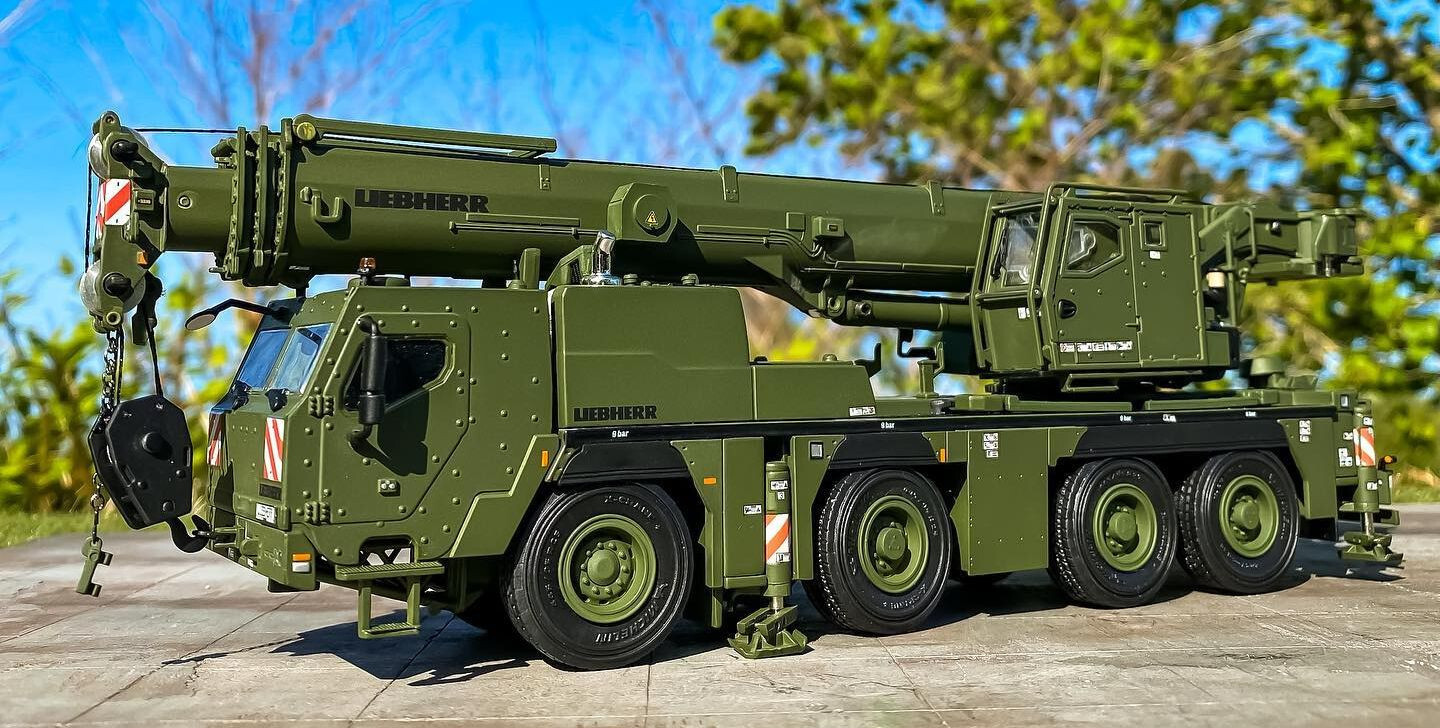 WSI 52-2034 Liebherr G-LTM 1090-4.2 Armoured Mobile Crane WSI 52-2034 Liebherr G-LTM 1090-4.2 Armoured Mobile Crane