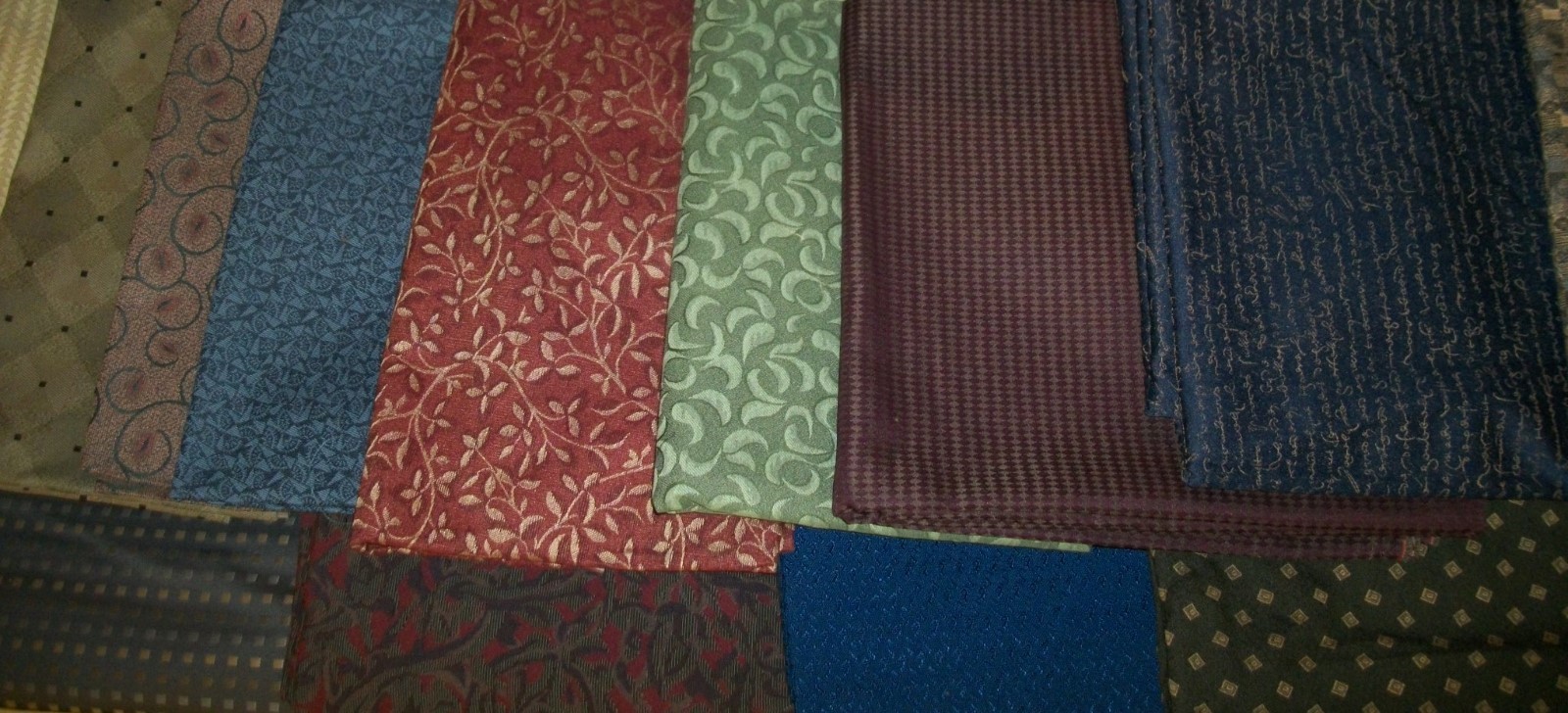 Upholstery Fabric Craft Lot 25 Pounds Unused Remnants - Great Patterns!