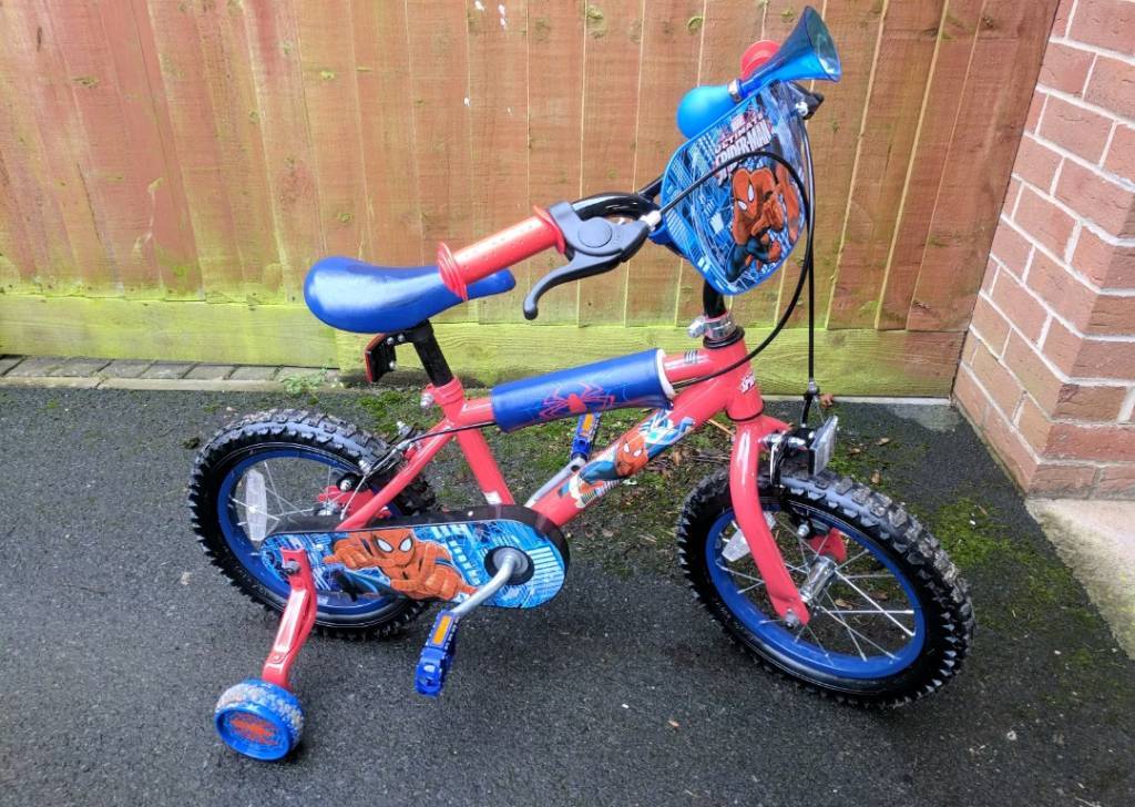 kids Halfords Ultimate SpiderMan bike 14" wheel with stabilisers in