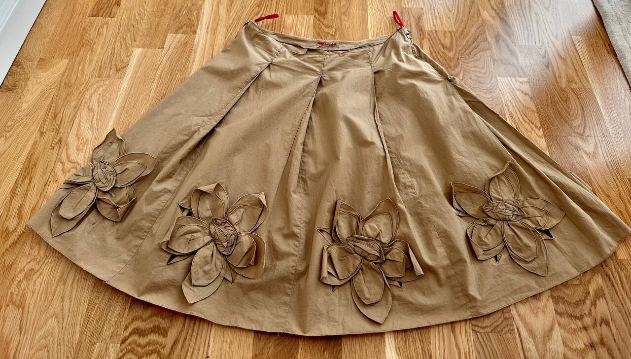 Vintage Prada Pleated Runway Brown Skirt Applique Flowers