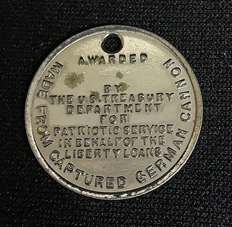 Antique *** VICTORY LIBERTY LOAN *** TOKEN *** CAPTIONED GERMAN CANNONS ***