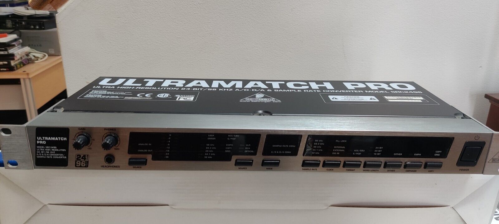 Behringer Ultramatch Pro SRC2496 Hi Res 24-bit/9khz AD-DA Behringer Ultramatch Pro SRC2496 Hi Res 24-bit/9khz AD-DA