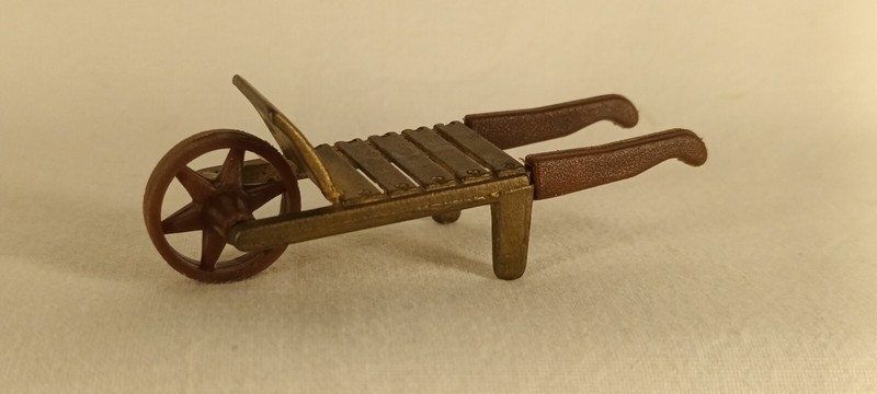 Ferrero Metallfigur Schubkarre