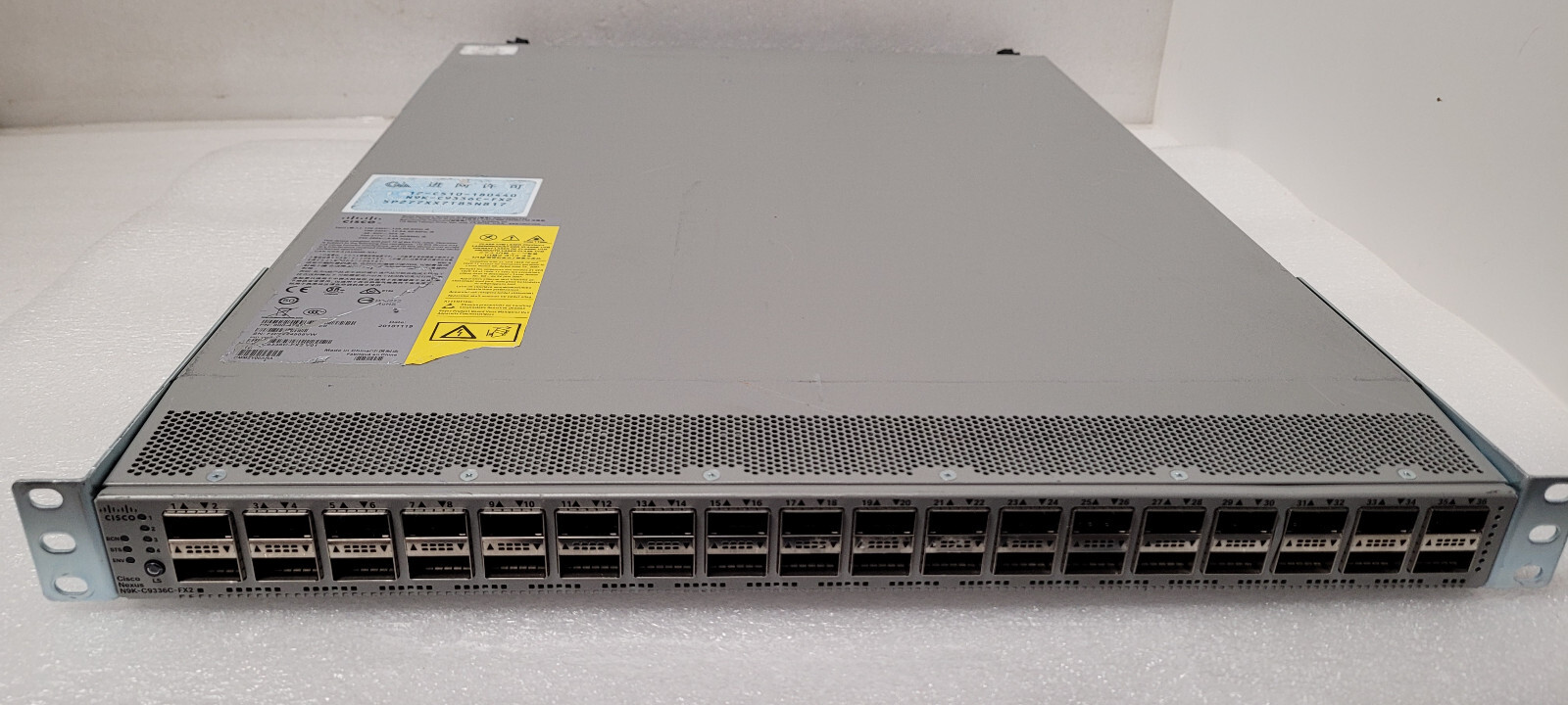 ルーター・ネットワーク機器 Cisco Nexus N9K-C9332 s-l400.jpg