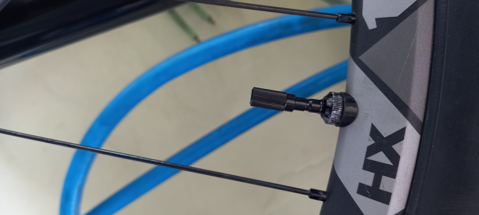 santa cruz reserve valve stem