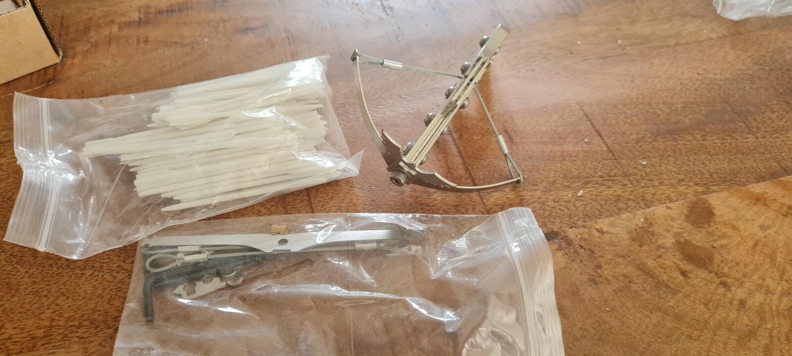 Kruisboog tandenstoker / Crossbow toothpick