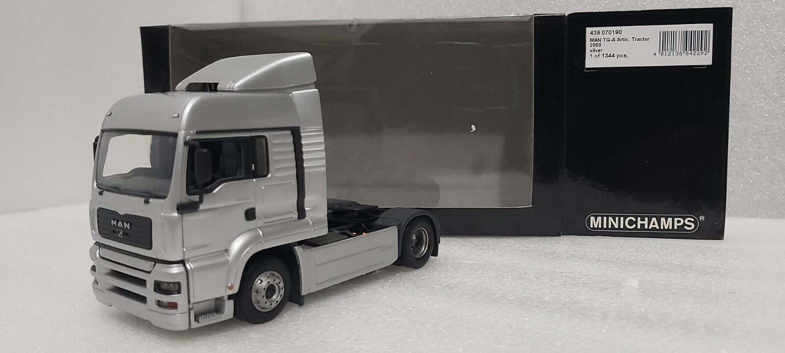 MINICHAMPS  1/43 J.TRULLI・AP01タワーウイング 送料無料特集 | 激安の新品・型落ち・アウトレット MINICHAMPS 1