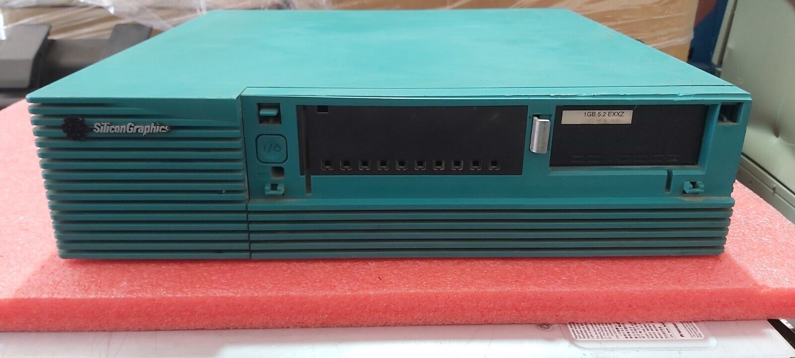 Silicon Graphics SGI Indigo 2 CMNB007Y100 Unit Make Offers Silicon Graphics SGI Indigo 2 CMNB007Y100 Unit Make Offers