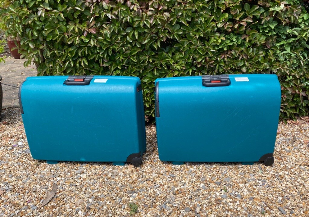 Large Carlton Teal Hard Shell Suitcases/Luggage with Combination Lock
