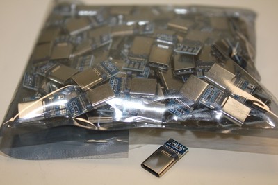 Lot of 200: Male usb-c 3.1 connector c11R2