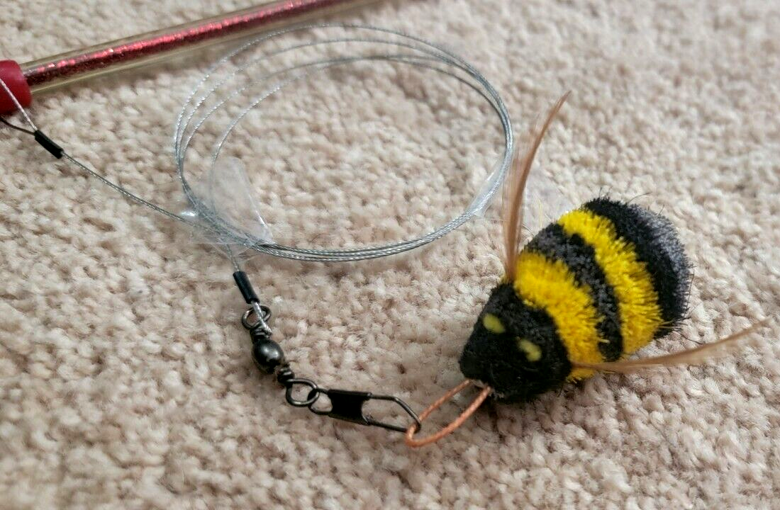 Cat Toy Da Bee Wand Go Cat... No Package .. Bran New!