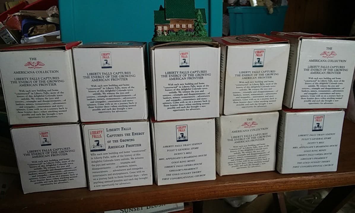 Lot of 11 Liberty Falls The American Collection Tavern Church Buildings Town