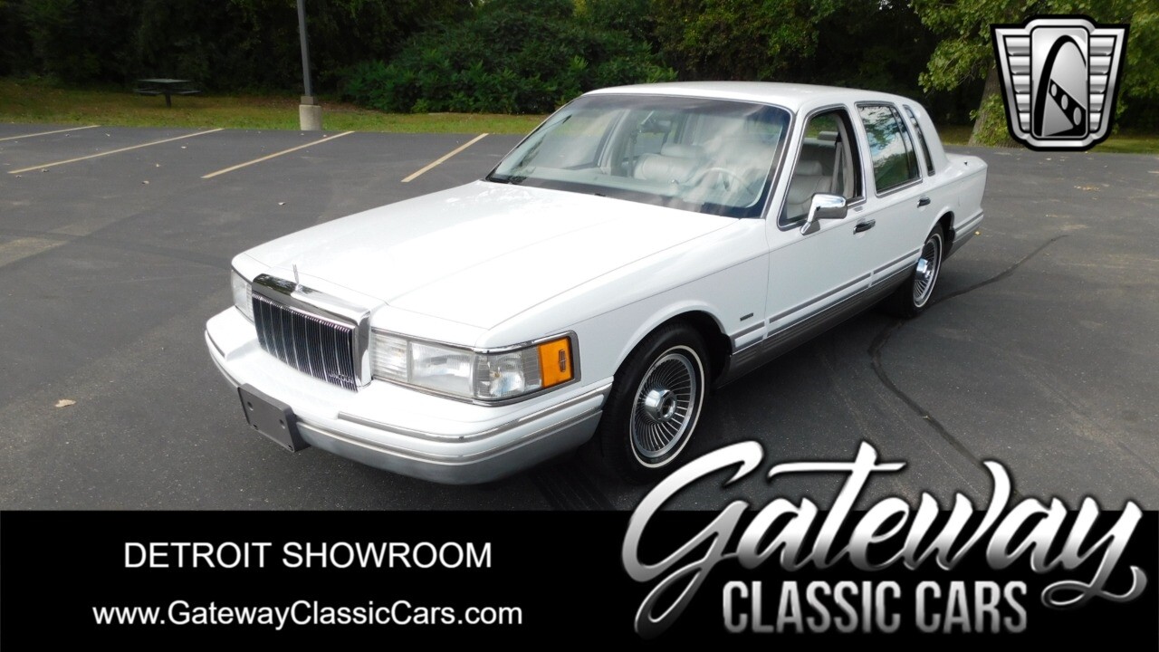 White 1991 Lincoln Town Car  4.6 Liter V8 Automatic Available Now!