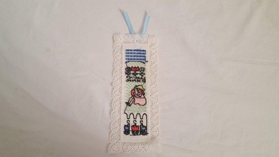 HANDCRAFTED FINISHED CROSS STITCH BOOKMARK WHITE 8X3 DETAILED I LOVE READING
