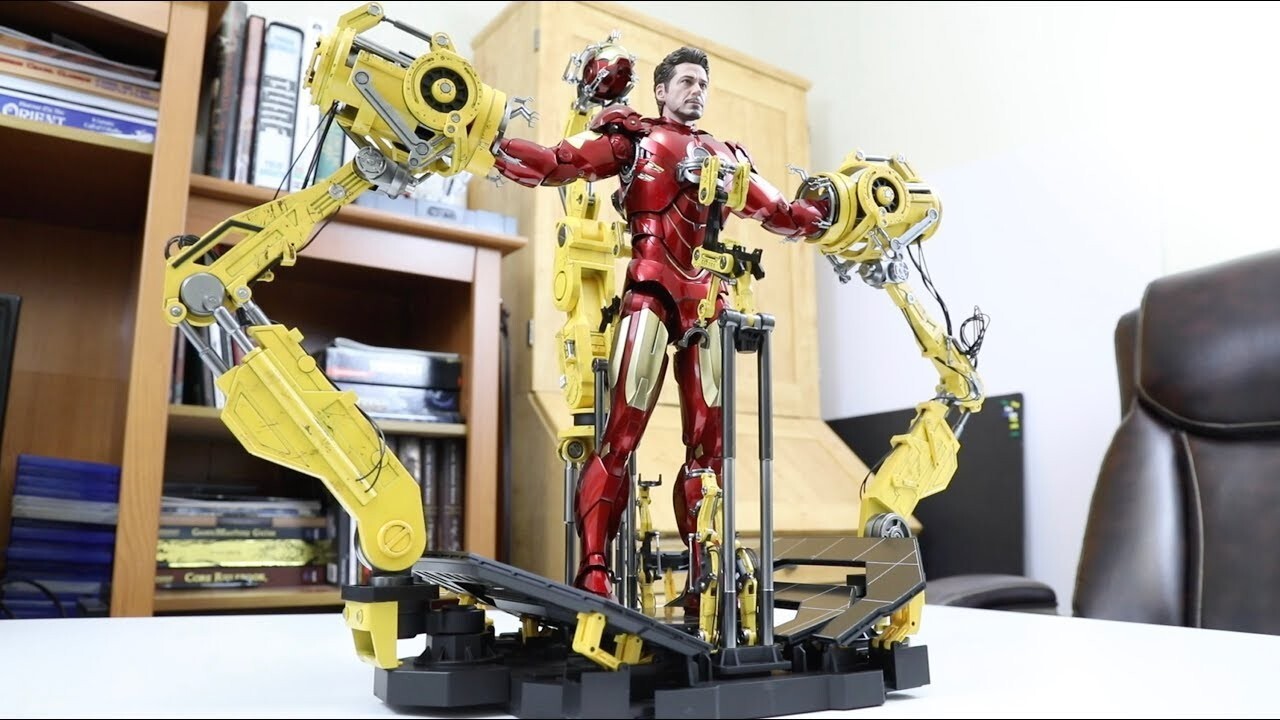 Hot Toys Iron Man Mark IV with Suit up Gantry | eBay