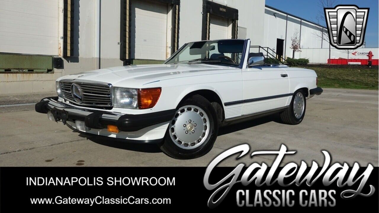 White 1987 Mercedes-Benz 560  5.6 L  V8 Automatic Available Now!