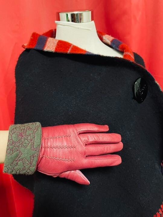 小物 vivienne westwood leather gloves used Vivienne Westwood Heart Leather Gloves Red Touch Panel Rare