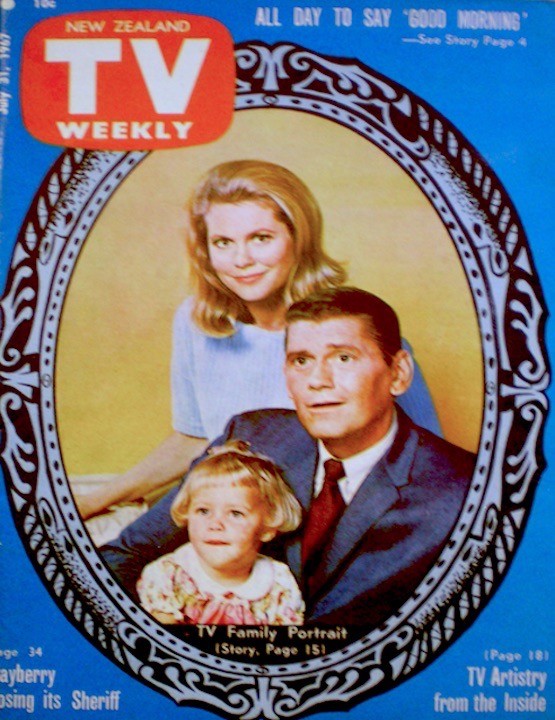 tv-guide-1967-bewitched-elizabeth-montgomery-moorehead-york-international-coa