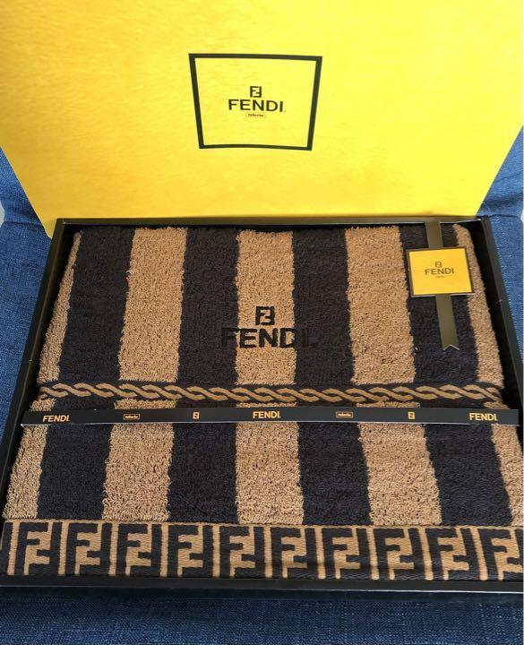 FENDI バスタオル　新品未使用品　60×120cm Fendi Cotton 100% Bath Towel 60(23.6in) x 120 cm(47.2in