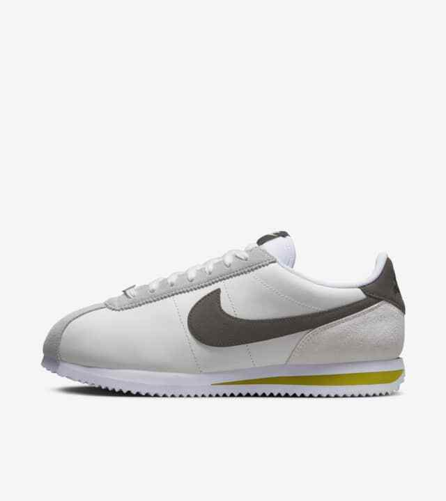 

Женские кроссовки Nike Cortez 23 SNKRs Day-magpie FD0398-133 Expedited, Коричневый, Nike Cortez 23 SNKRs Day-magpie