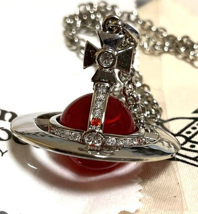 вивьен вествуд кулон сатурн. Vivienne westwood бижутерия. подвеска сатурн claire. брелок сатурн. вивьен вествуд сатурн.