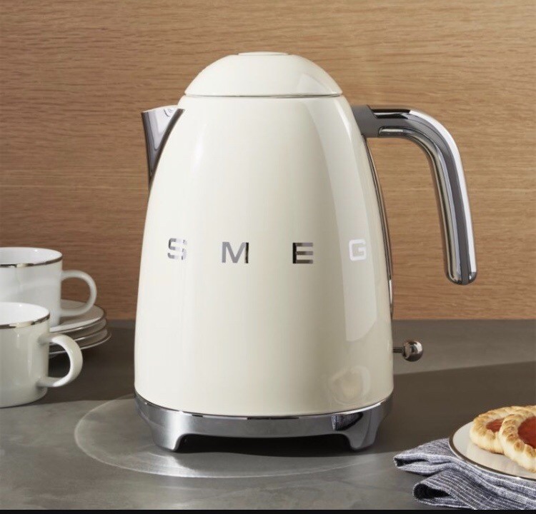 Smeg cream kettle in Llanrumney, Cardiff Gumtree