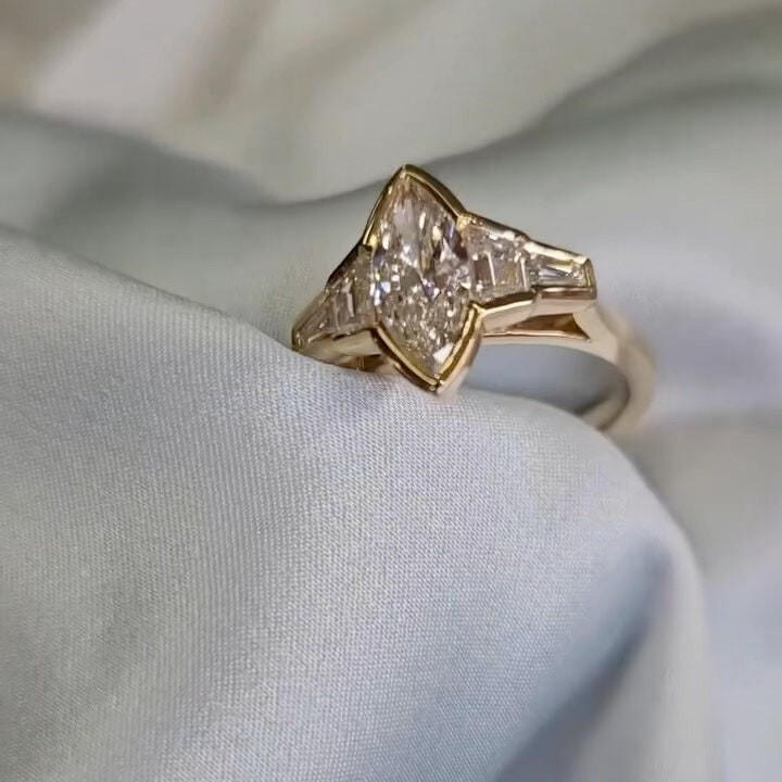 Pre-owned Designer Full Bezel Set Five Stone Wedding Ring, Unique  Ring, Marquise Trapazoid