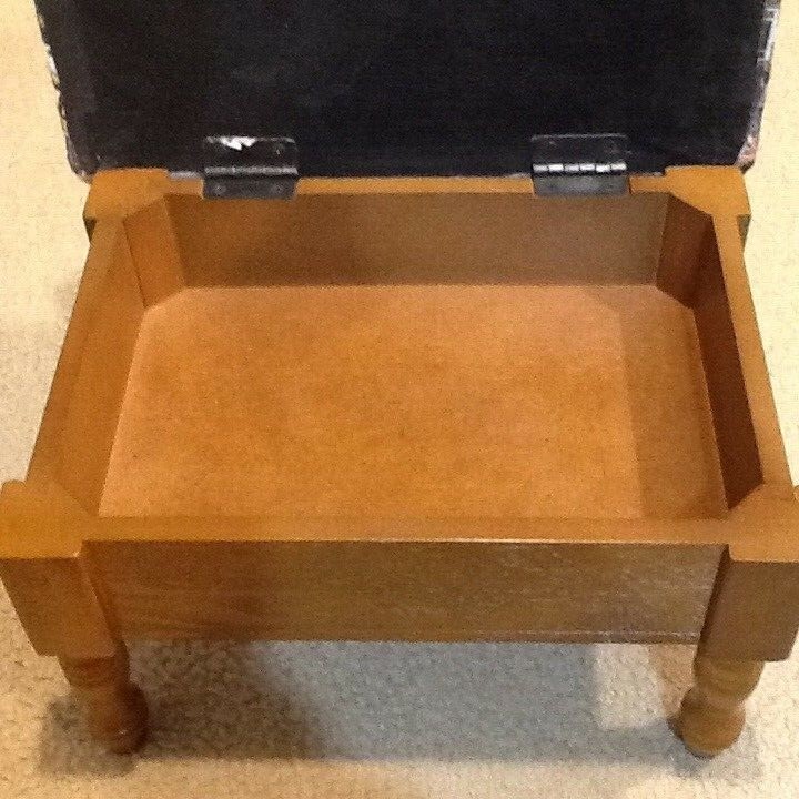 WOODEN STORAGE FOOT STOOL OTTOMAN