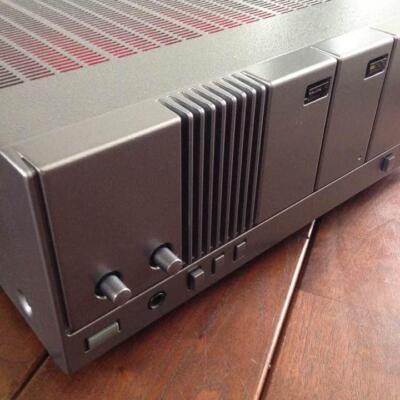 Vintage Kenwood Integrated Power Amplifier Audio Equipment