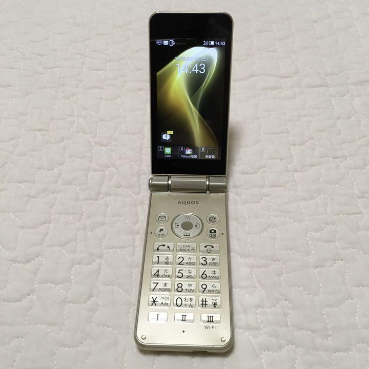 AQUOS PHONE ゴールド SoftBank ソフトバンク、AQUOS PHONE「106SH/102SHII」の発売日決定