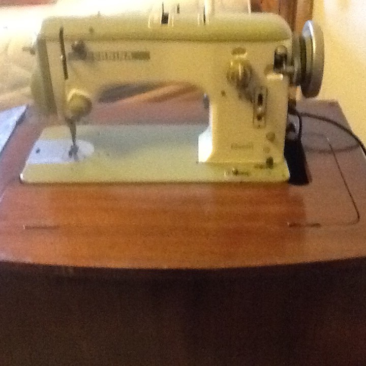 Bernina Favorit 6402 Sewing Machine in Hampstead, London Gumtree