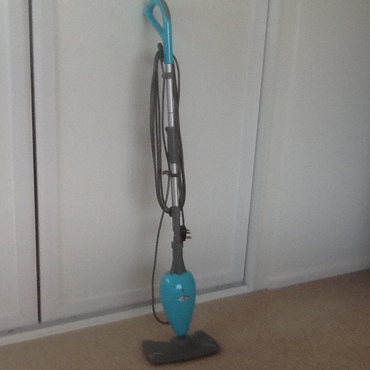 Lakeland steam mop with 3 brand new cleaning pads in Gosport