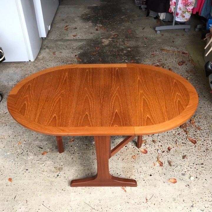Parker Knoll Small Teak Oval Dropleaf Coffee Table in Felixstowe