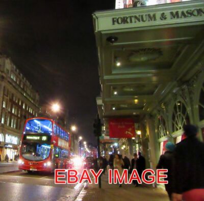 PHOTO  PICCADILLY FORTNUM & MASON  GROCER AFTER DARK.