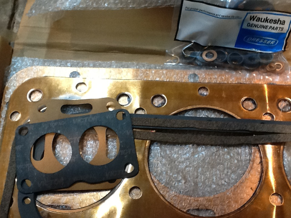 WAUKESHA OEM 1197 OVERHEAD GSKT SET NAT. GAS. OR GAS. NOS
