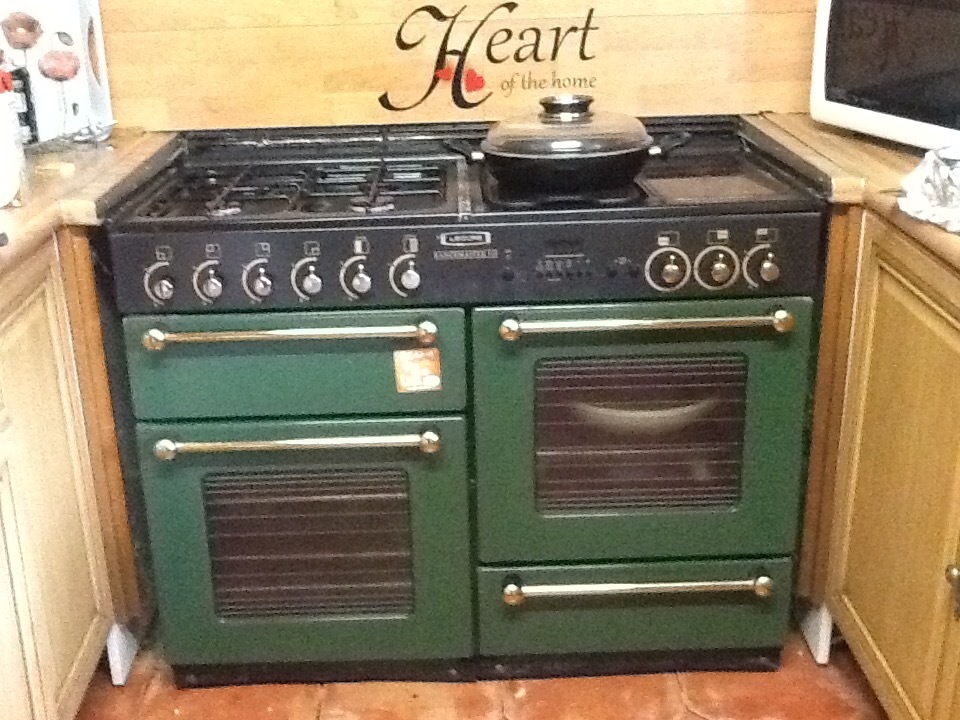 Rangemaster 110 Leisure double oven gas cooker. In green in Leicester