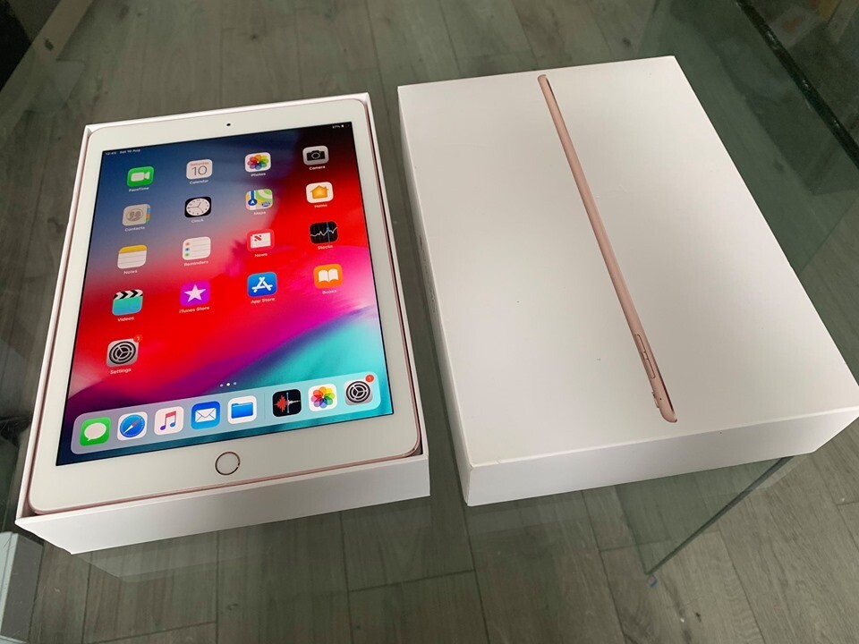 Rose Gold Apple iPad Pro 9.7 32GB Factory Unlocked Wifi + Cellular 4G