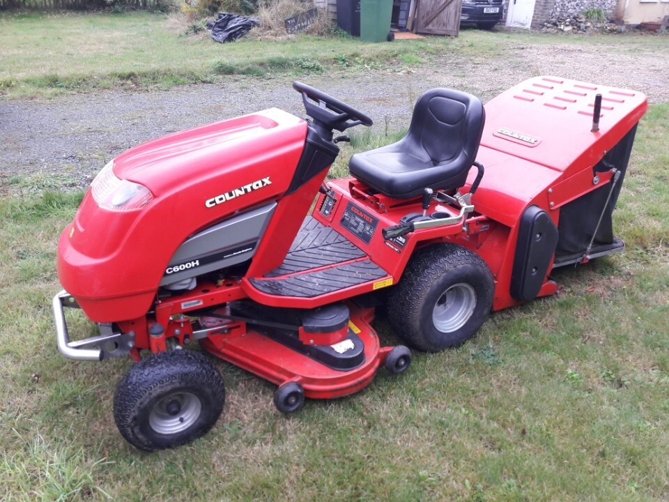 Countax C600 H ride on mower with powered grass collector in Diss