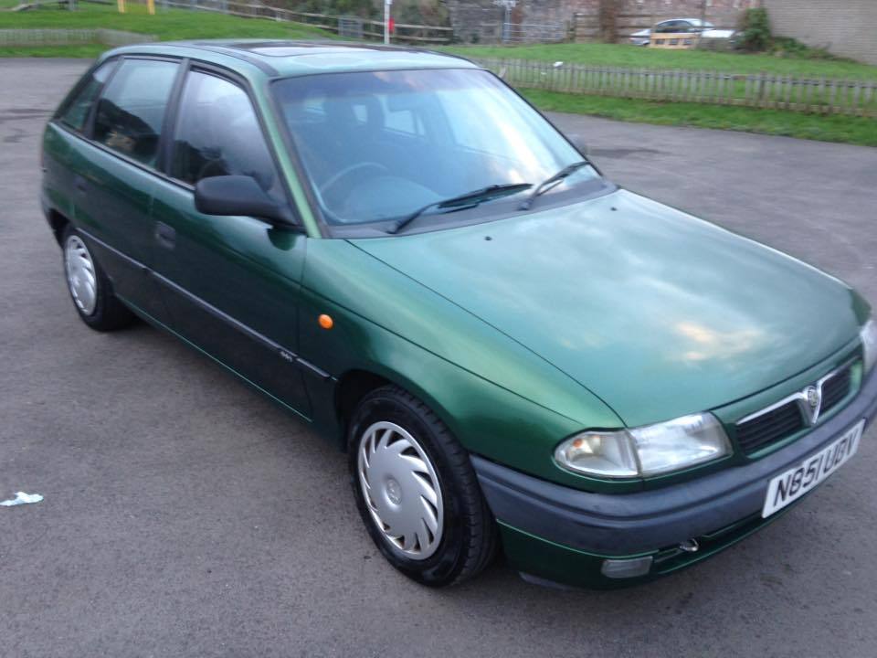 VAUXHALL ASTRA 1.4 MONTANA 5 DOOR MANUAL PETROL HATCHBACK GREEN 1995 ONLY 57K 1 OWNER 12 MONTHS