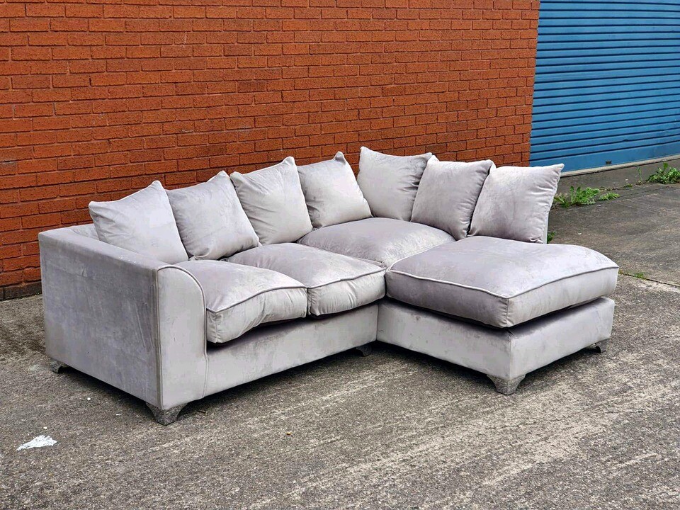 Stylish and new corner sofa set available now.. in Chinnor, Oxfordshire Gumtree